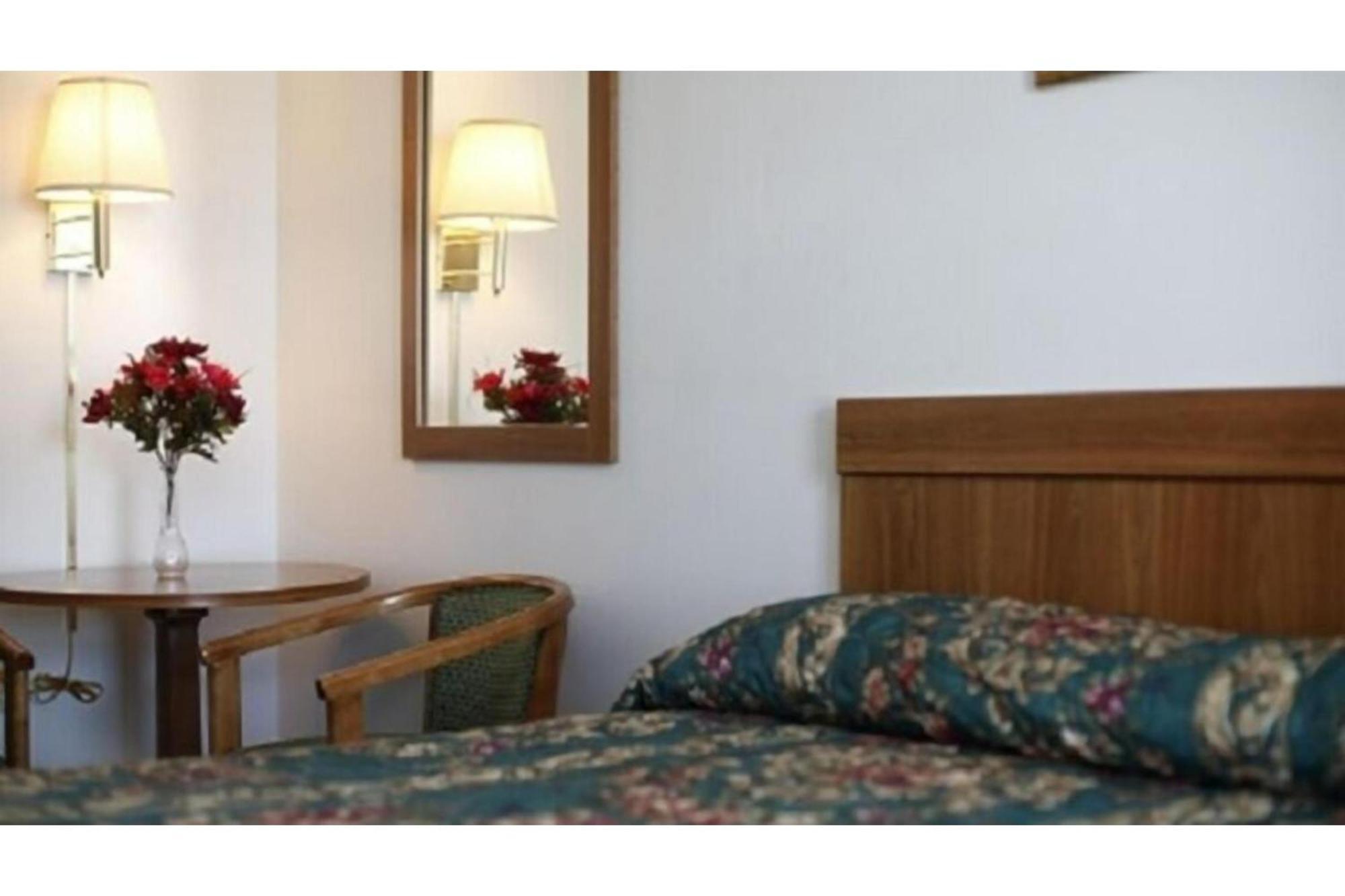 Oyo Travelier Motel Macon Dış mekan fotoğraf